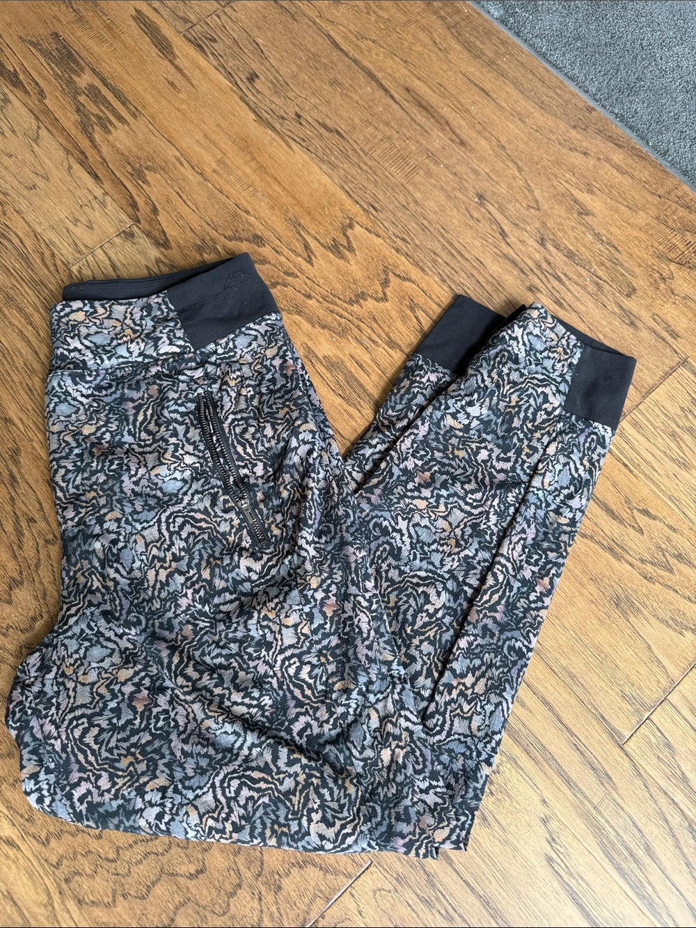 Athleta Women’s Jogger Pants - Black Multi